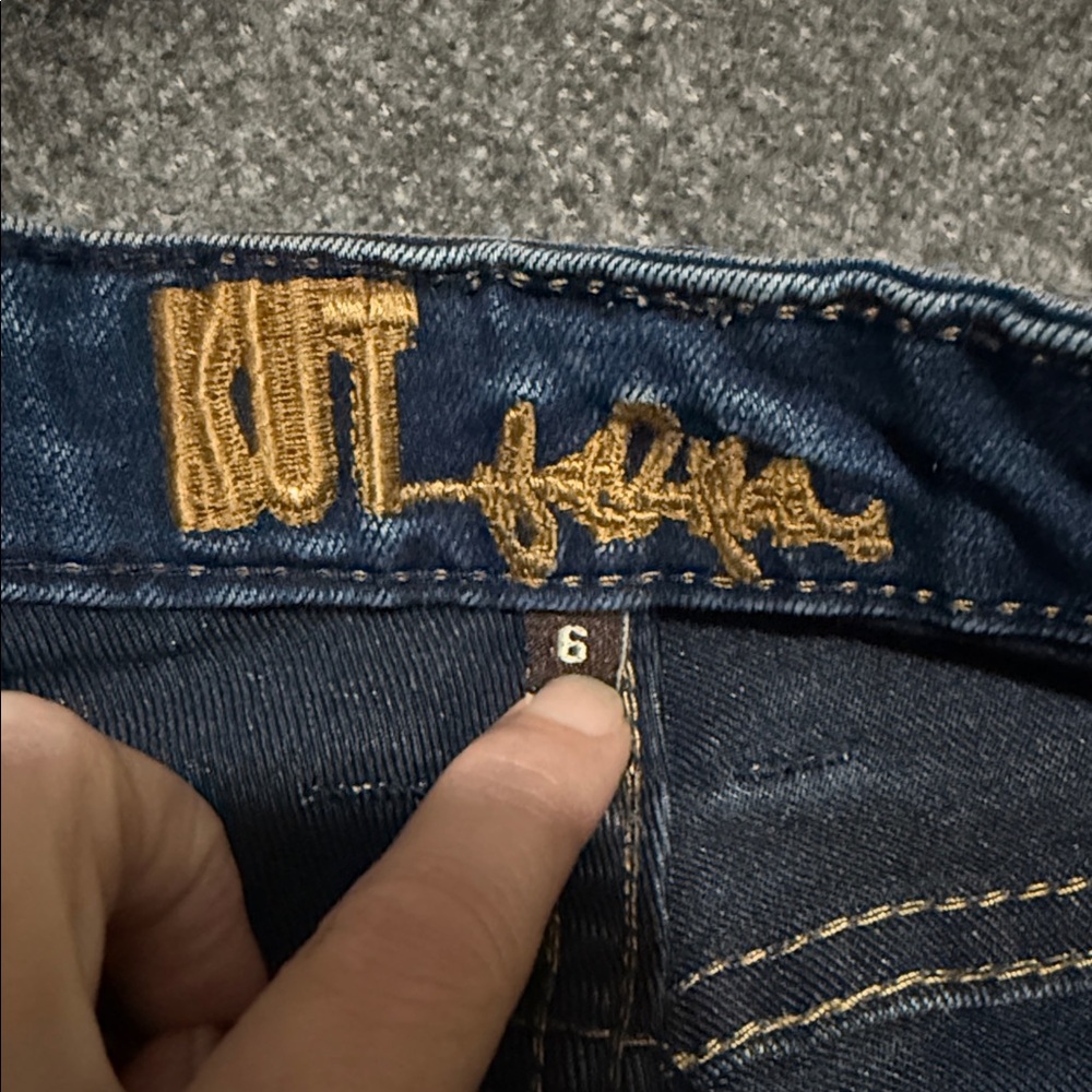👖 **KUT from the Kloth Women’s Size 6 TLI Cut Jeans – Dark Wash** 👖 - Picture 7 of 13